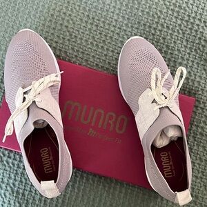 Munro sneakers